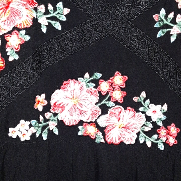 Savanna jane  embroidered floral bohemian dress women M😍🌸 - Picture 12 of 12